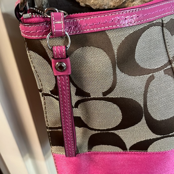 Coach Handbag - Picture 6 of 11